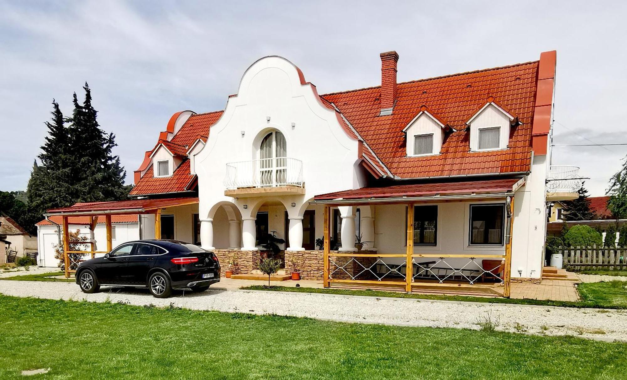 Regori Haz Hotell Balatongyörök Exteriör bild